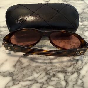 Authentic Chanel‎ Tortoise Shell Cat Eye Sunglasses CC Logo Made in Italy